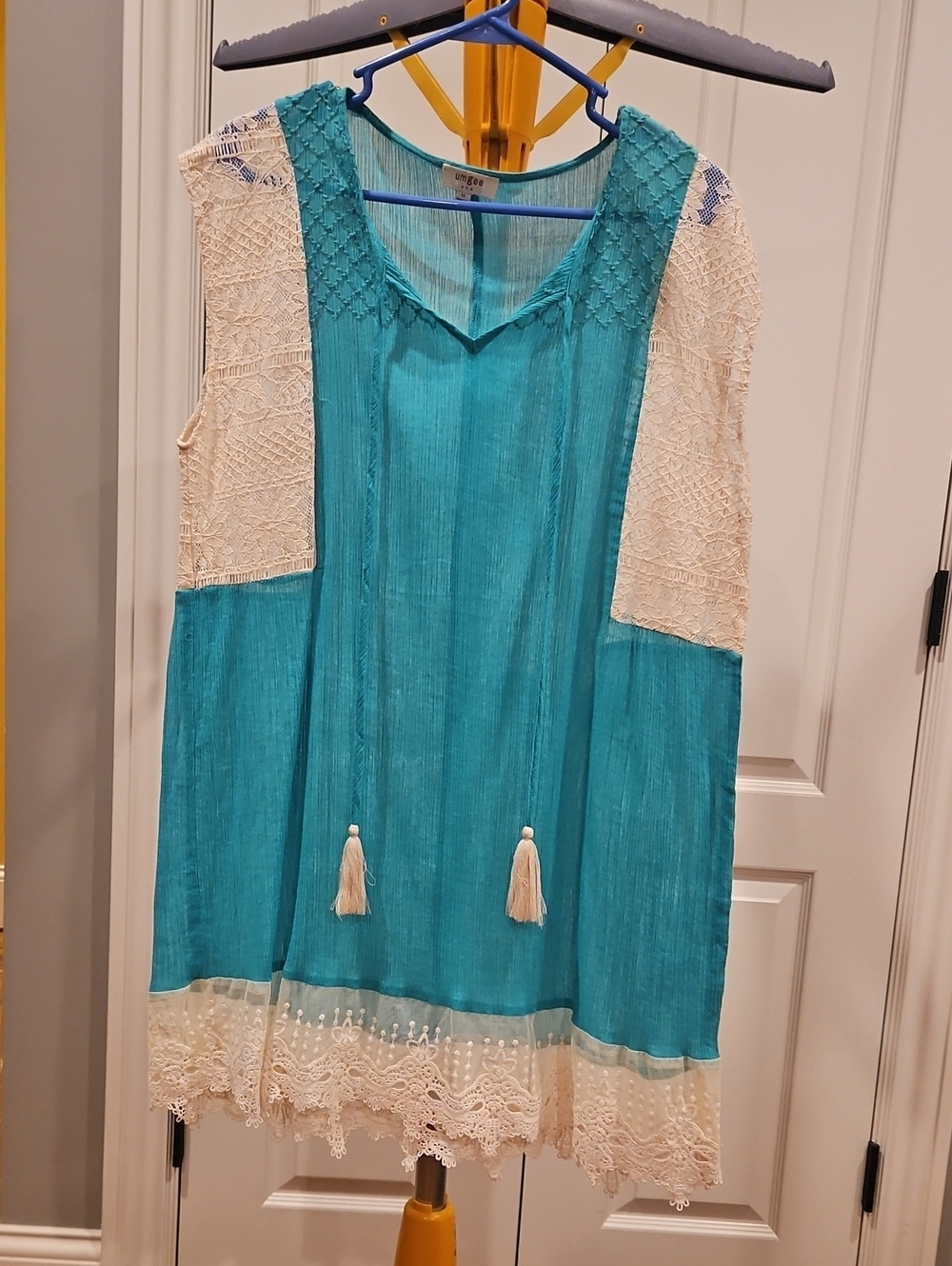 Umgee Turquoise with Cream Crochet Sleeveless Tunic Size M/L